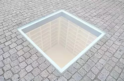 بنای یادبود کتاب سوزان نازی ها